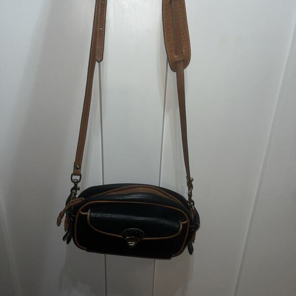 ULTRA RARE Vintage Dooney & Bourke Kilty Bag Black & Tan - Picture 8 of 14